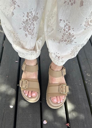 W Goldenstar villa sandal Mustard Seed UGG
